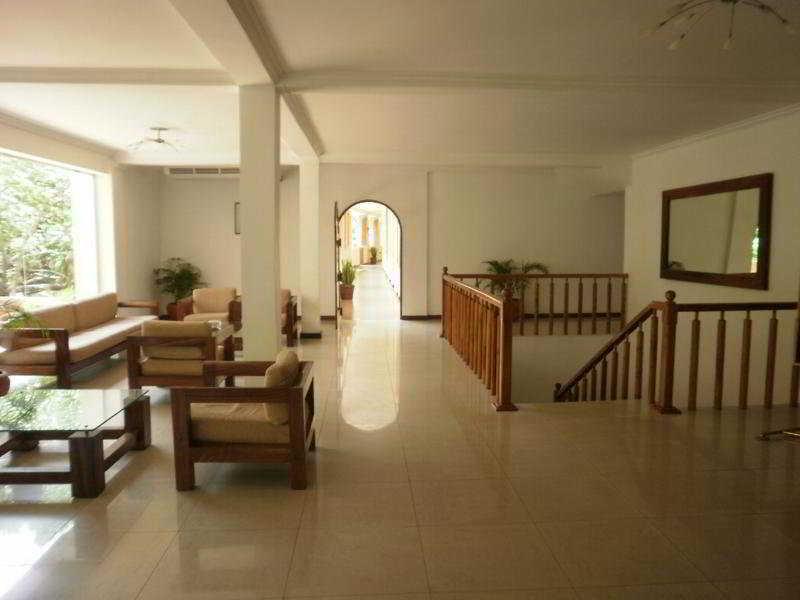 Peacock Beach Hotel Hambantota Esterno foto