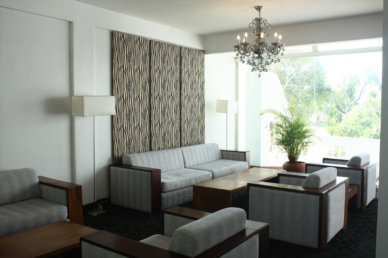 Peacock Beach Hotel Hambantota Esterno foto