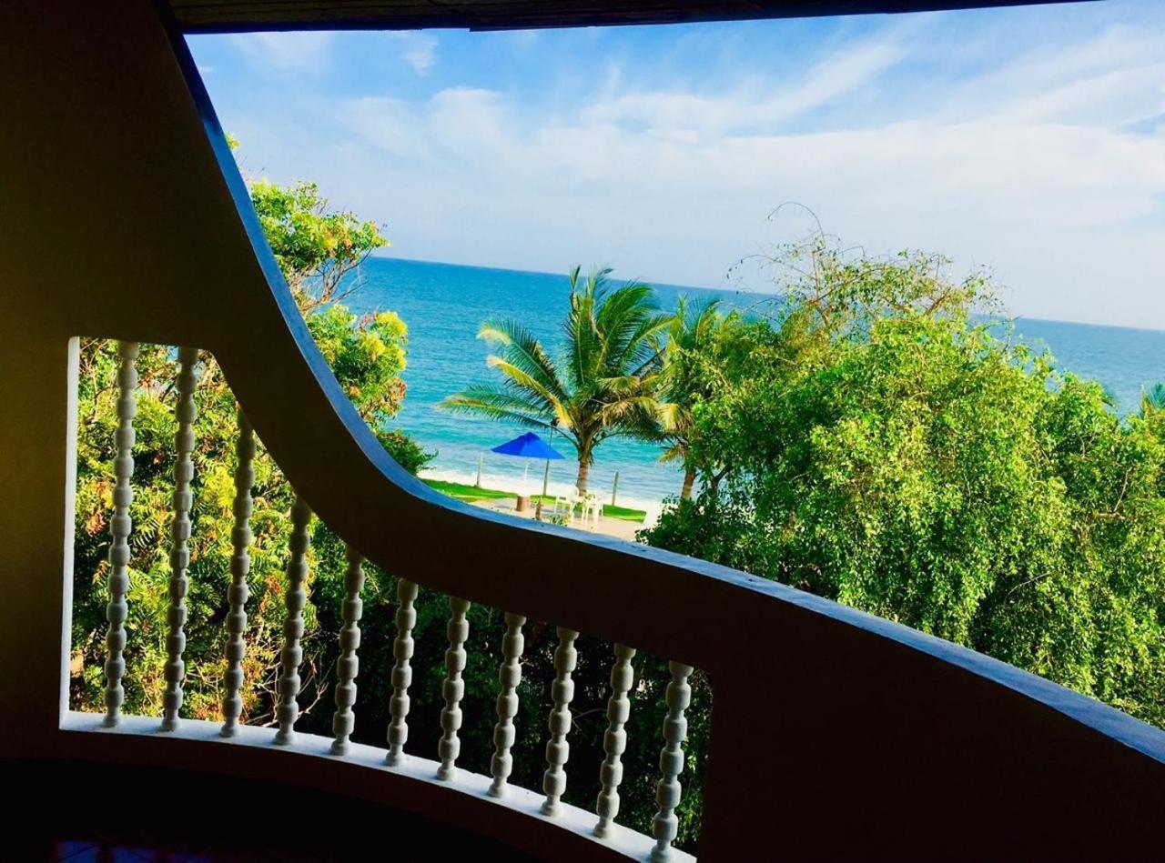 Peacock Beach Hotel Hambantota Esterno foto